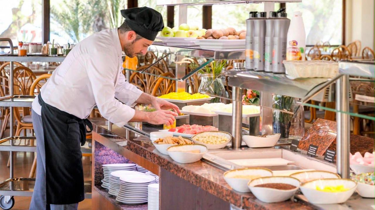 Calisan basina aylik 3 bin 500 lira turizm sektorune 6 milyar liralik destek AYdefOqE