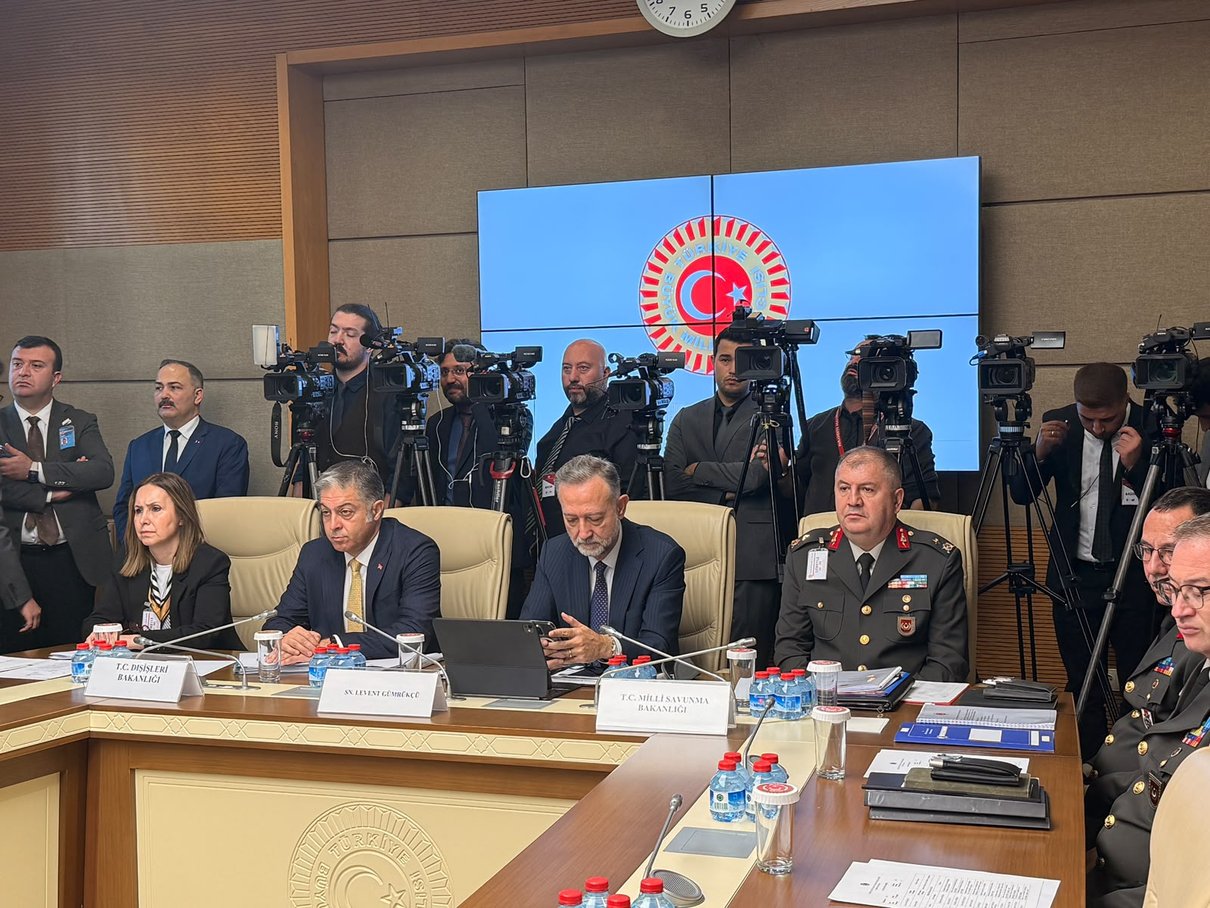 Mekke Anlaşması Dışişleri Komisyonu’nda… Levent Gümrükçü: Mekke İttifakı, NATO ve Avrupa güvenliğine tamamlayıcı bir özellik taşıyor